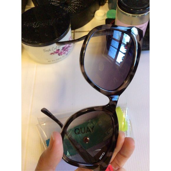 1 left! Host pick! 🌾RARE quay Its My Way tortoise large sunglasses - Picture 6 of 8